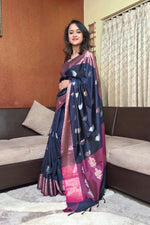 Load image into Gallery viewer, Raat Kali
